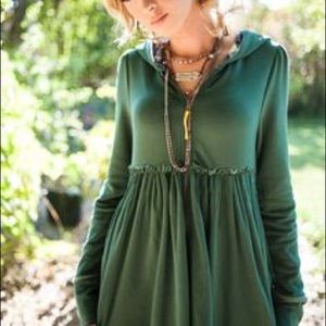 💚 Evy’s Tree Green Hoodie - EXCELLENT condition!